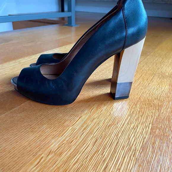 BCBG peep toe block heels - Picture 4 of 5